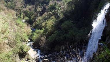 Cascata e forra del Rio Puzzolo nella Valle Suppentonia