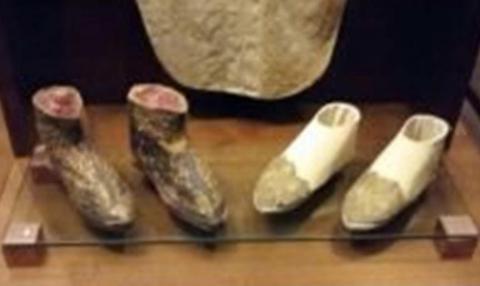 Calzature liturgiche medievali della collezione